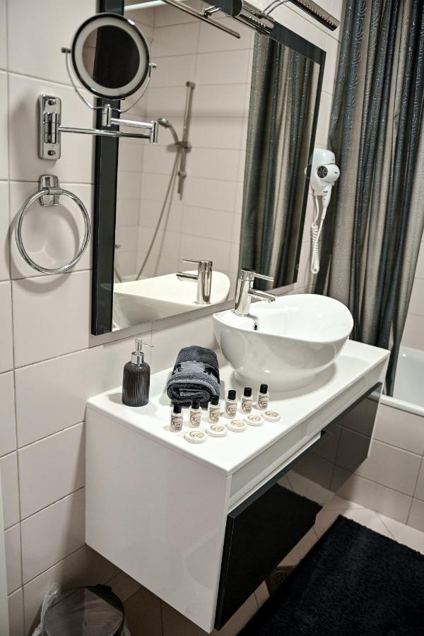 Luxury Apartment Karic Free Parking Tuzla Exterior foto